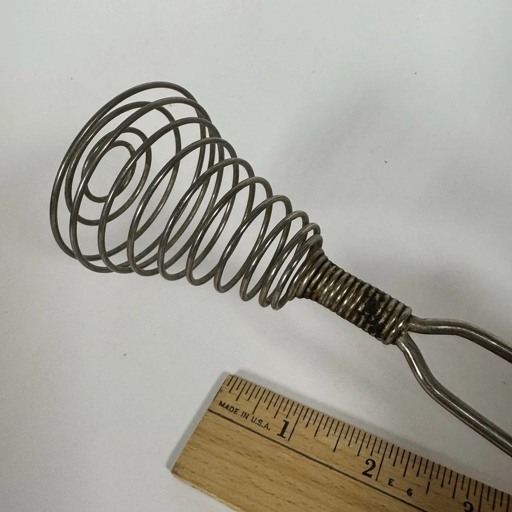 Vtg‎ Spiral Coil Wire Whisk Hand Egg Beater Farmhouse Country Barware MCM